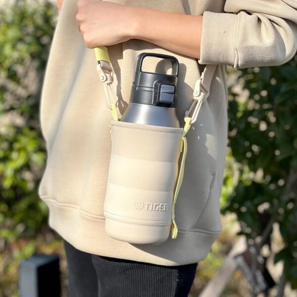 Tiger Vacuum Insulated Flask MTA - B Type Water Bottle with Dedicated Pouch MTA - Z10Skp Black